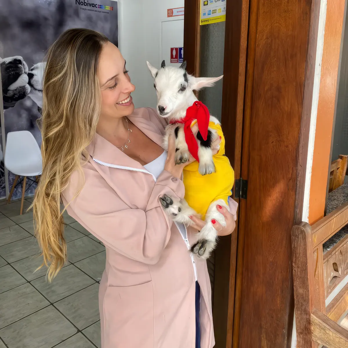 Dra. Luana, médica veterinária e fundadora da Vet do Pet em Arraial d'Ajuda